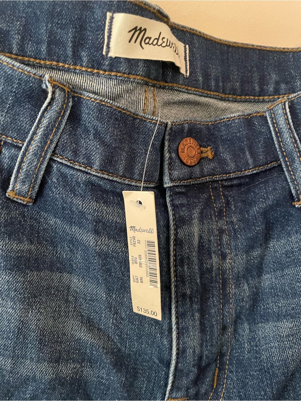 NWT Madewell Distressed Dark Blue Slim BoyJean - Women's - Picture 2 of 5